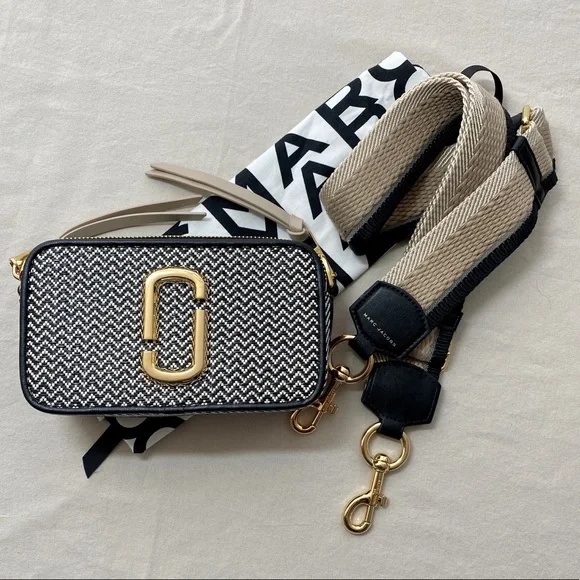 SOLD Marc Jacobs The Mixed Media Snapshot Crossbody Bag - Black - Picture 1 of 10